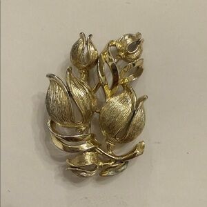 Vintage Lisner Gold Tulip Design Brooch